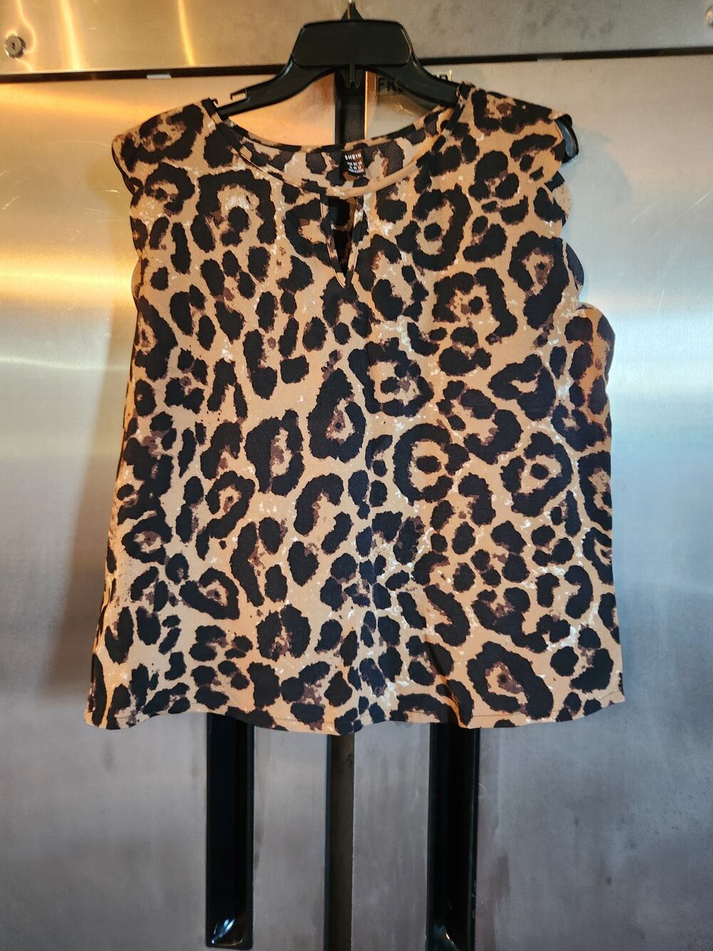 Shein Leopard Print Sleeveless Keyhole Neck Top Size XL